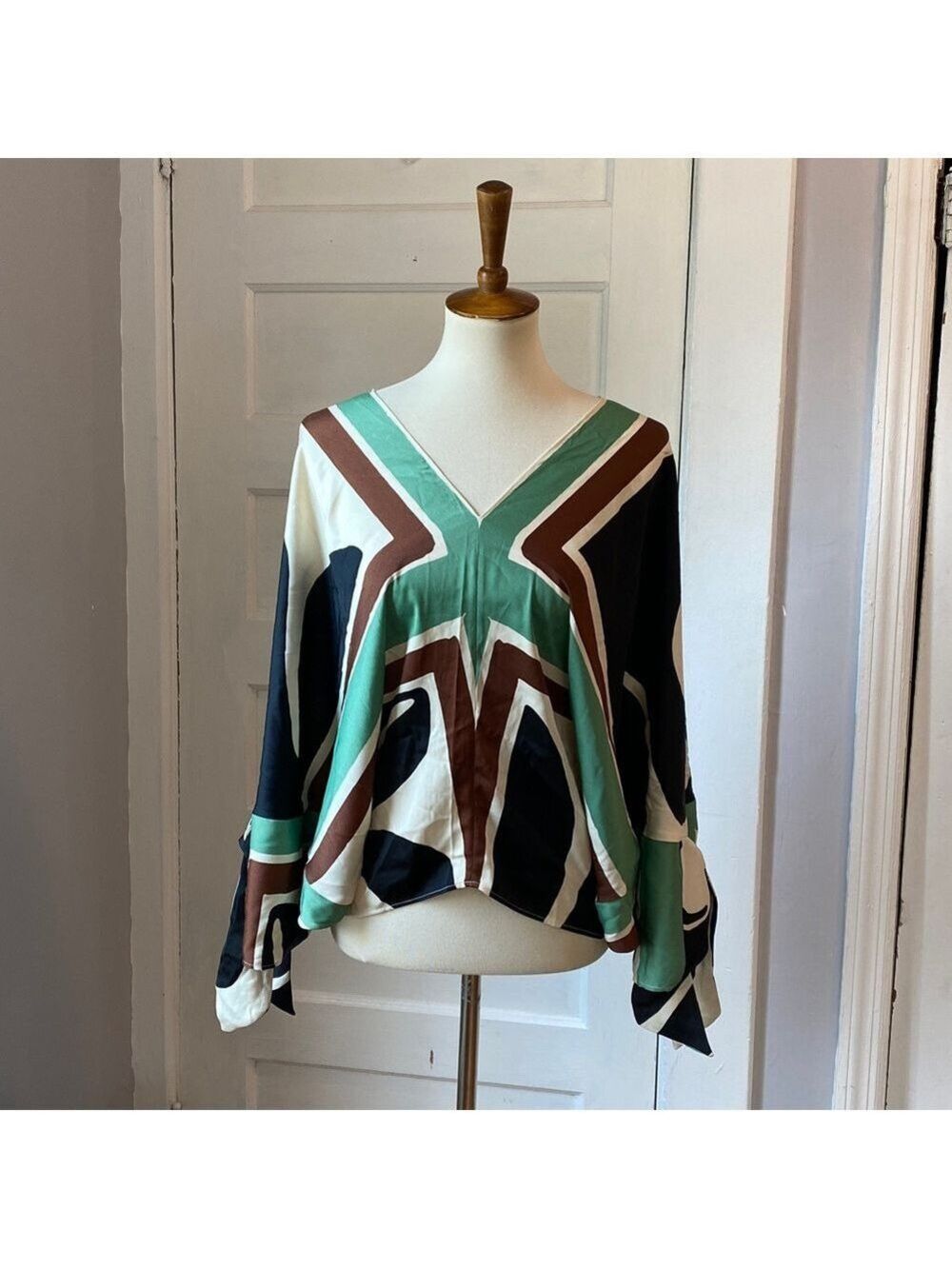 NWT Zara Women's Multi Colored Abstract Print Blouse, Size L - Picture 7 of 17